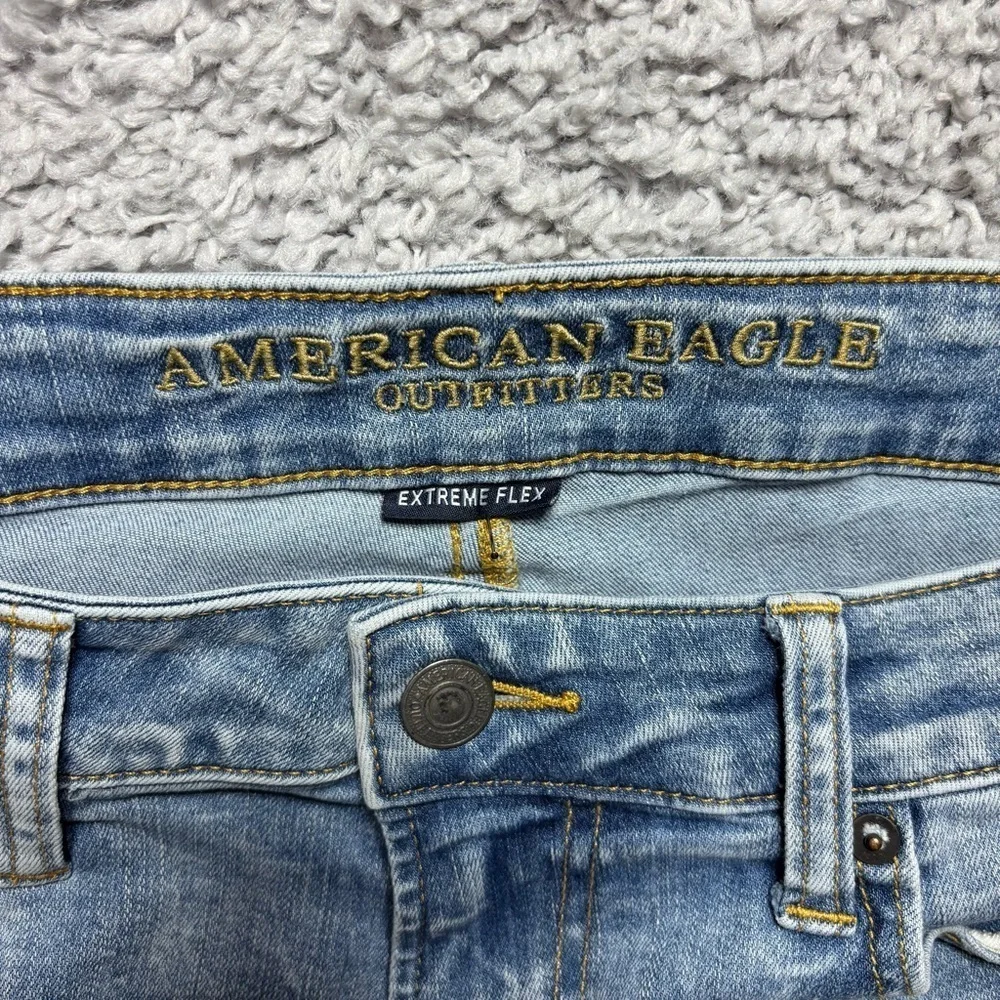 American Eagle Shorts Mens 34 Light Wash Denim Cut Offs Raw Hem Flex Casual Work
